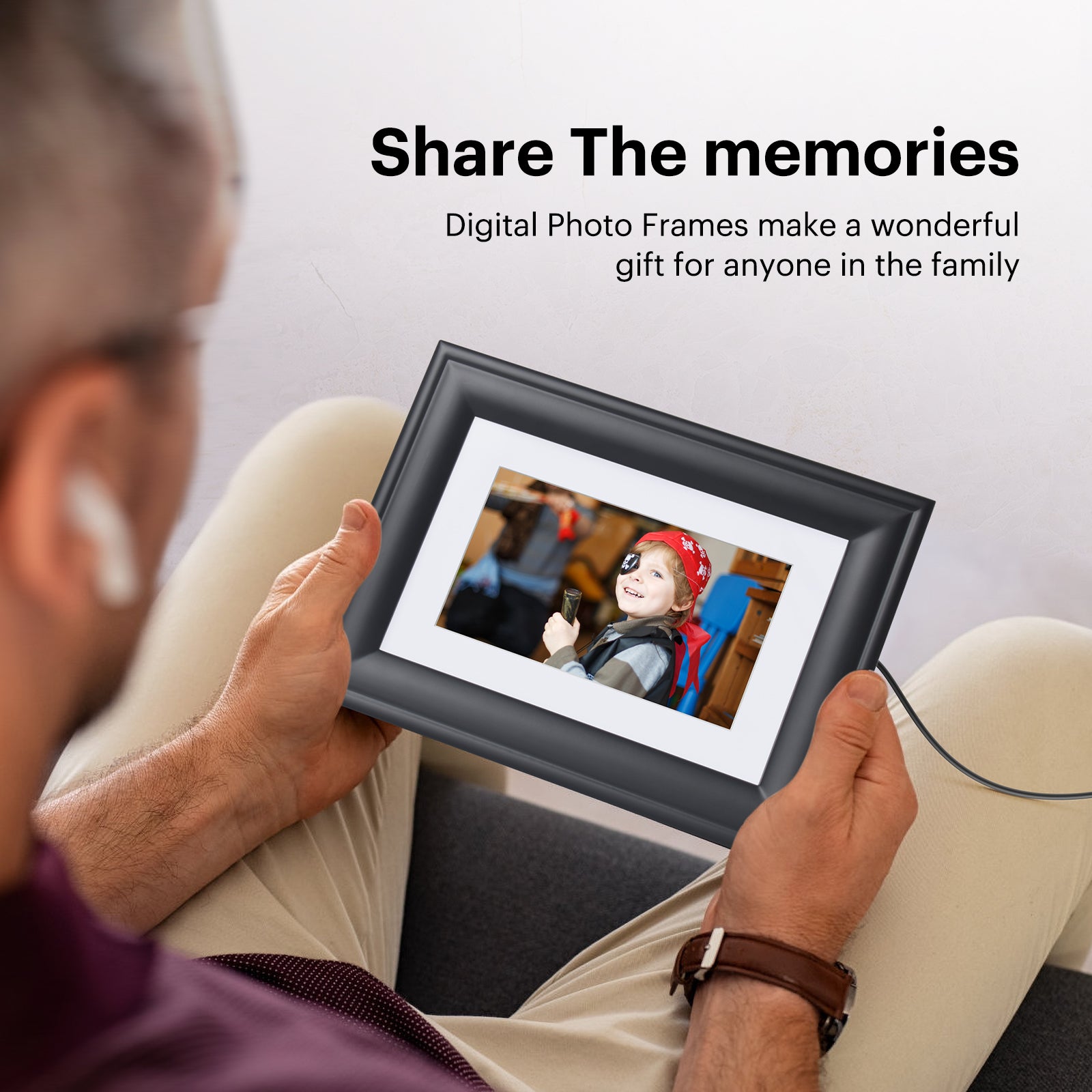 KODAK 7-inch High Resolution Digital LED Screen Photo Frame RDPF-700B, Elegant Wooden Frame, Easy Plug and Play (non-WiFi)