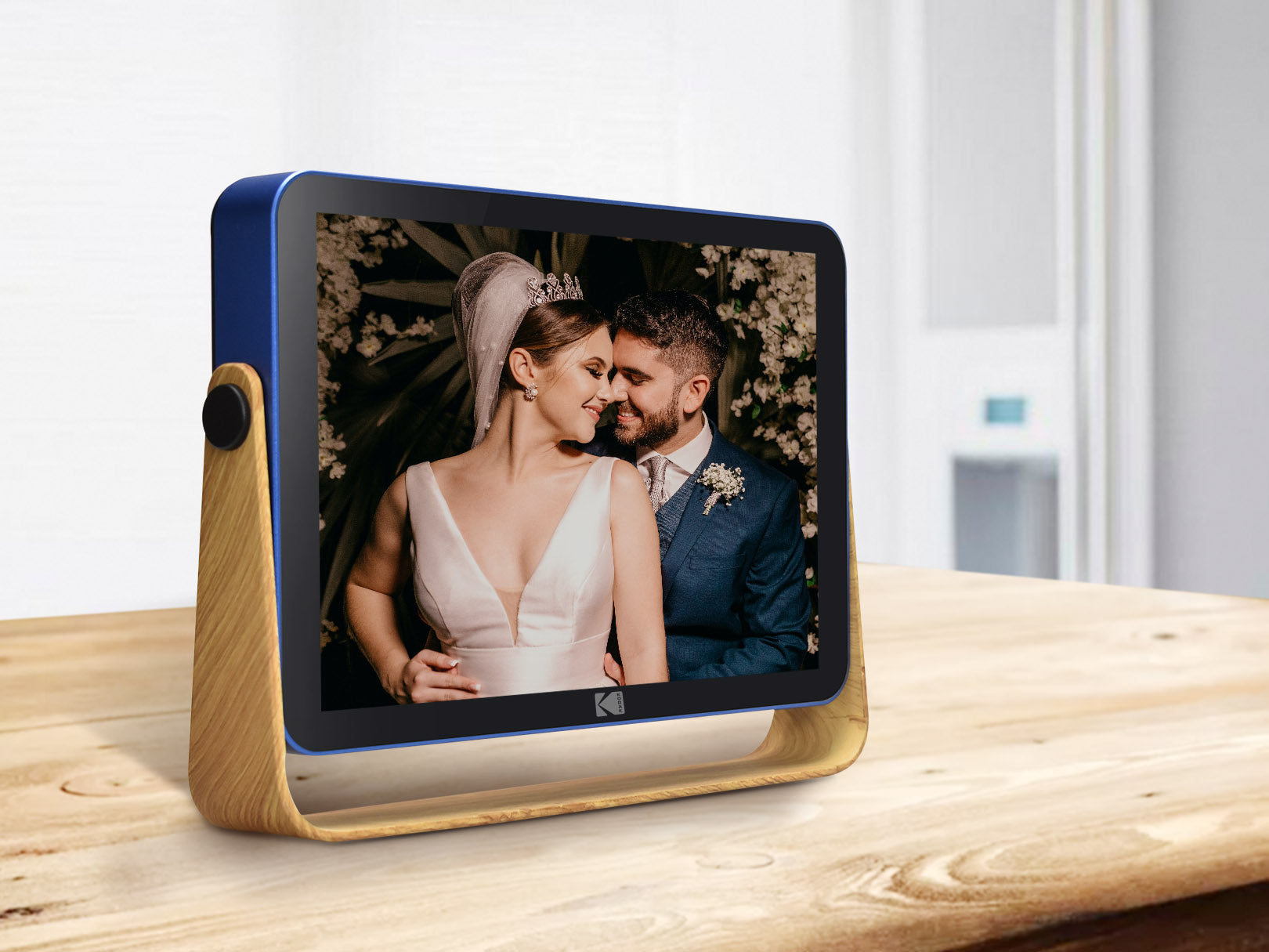 Kodak 10-inch Wi-Fi Digital Photo Frame RWF-108, 16GB Touchscreen with Rechargeable Battery