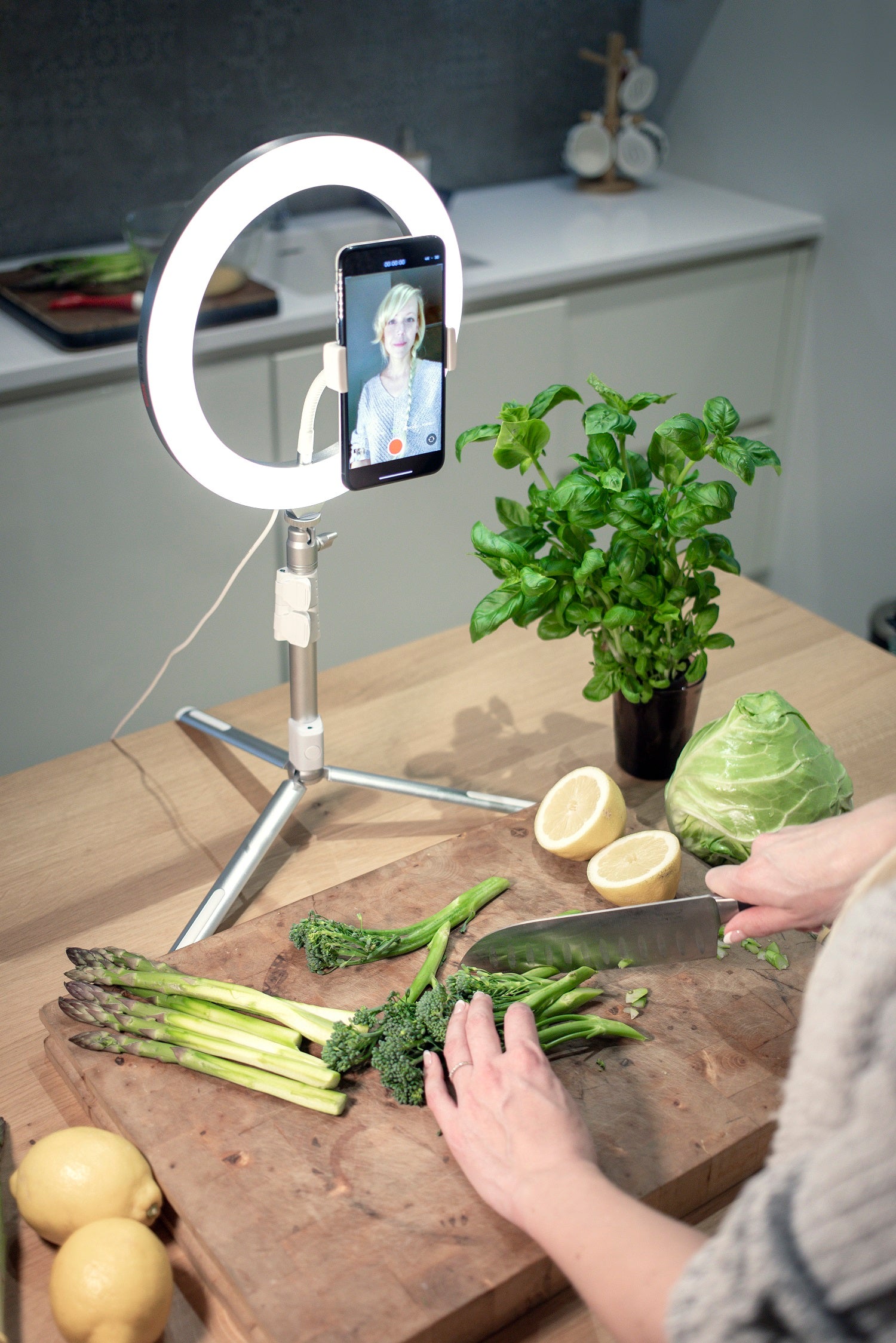 Kodak 10" LED Ring Light for Phones, Small DSLR and Actioncams