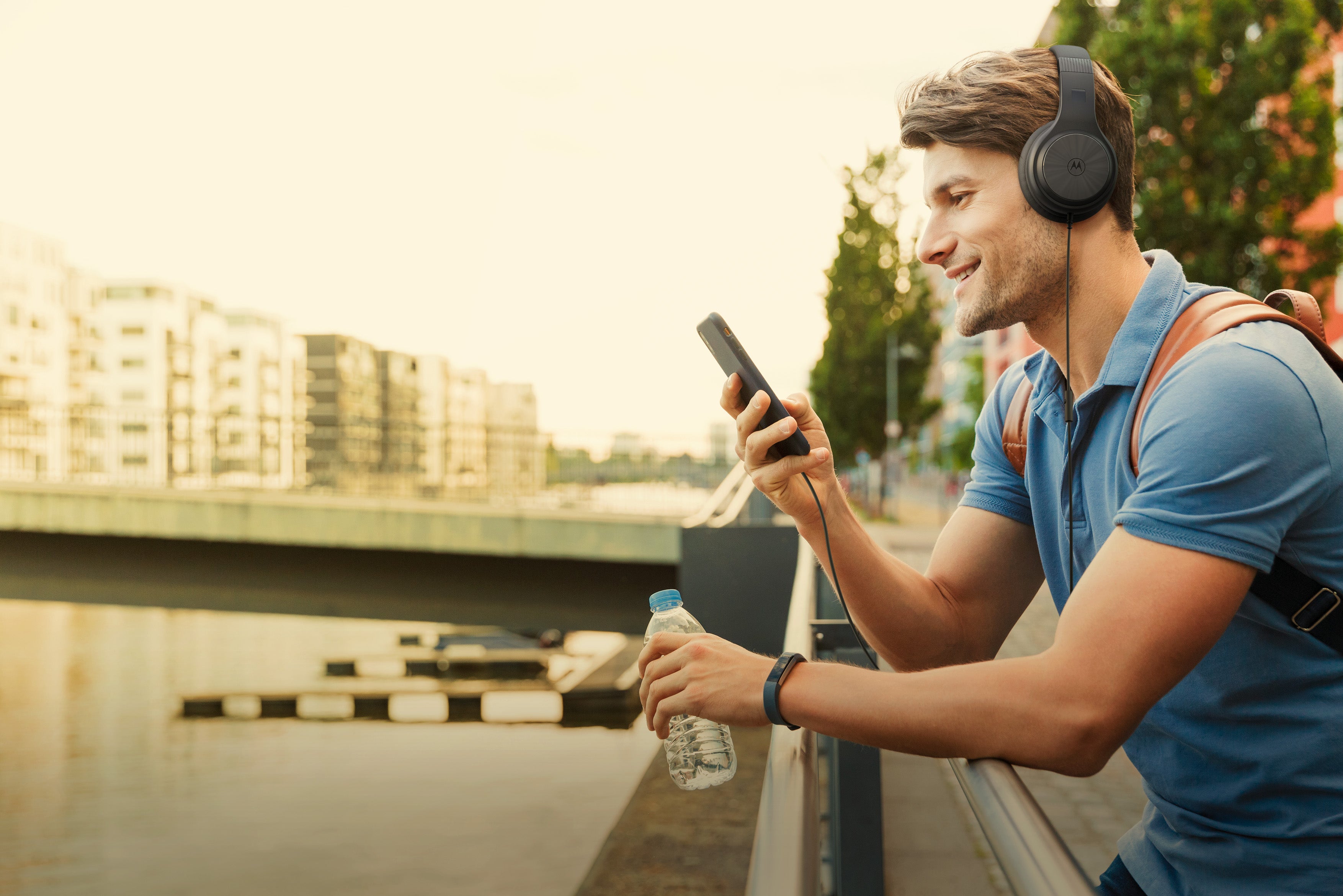 Motorola MOTO XT120 Over-Ear Wired Headphones