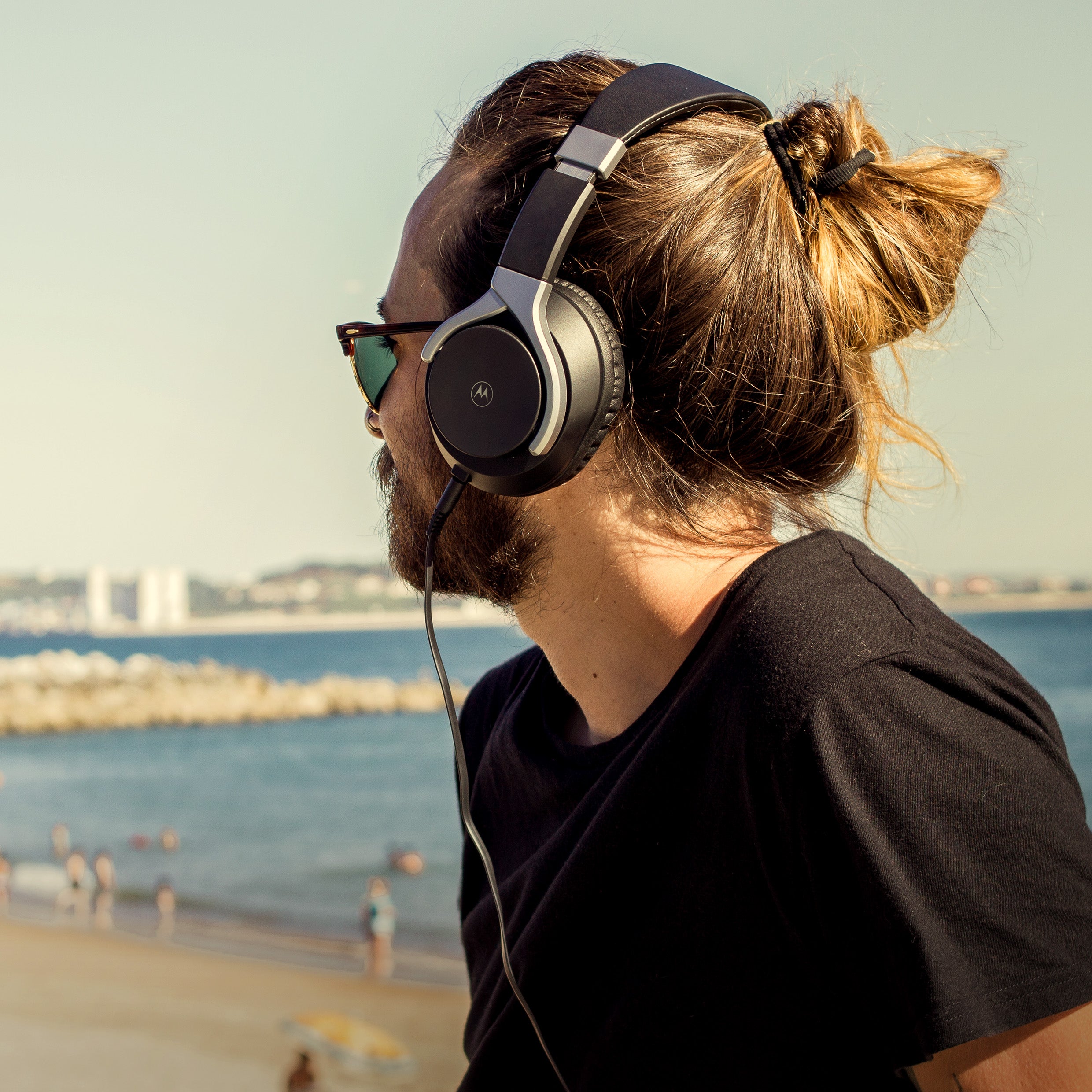 Motorola MOTO XT200 Wired Over Ear Headphones