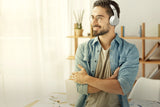 Motorola MOTO XT220 Wireless Over-Ear Foldable Headphones with Dynamic Bass