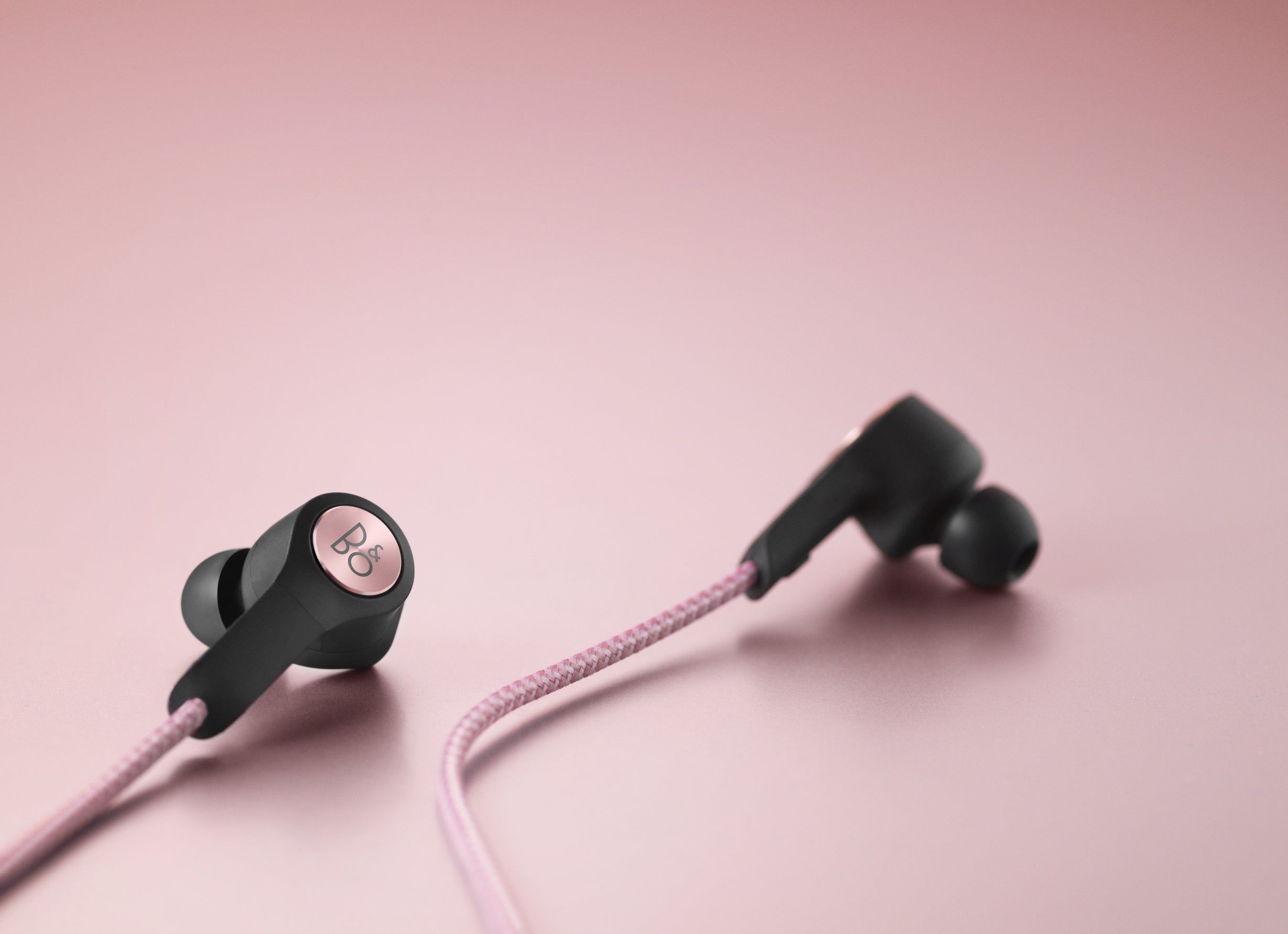 Bang & Olufsen Beoplay H5 Splash and Dust Proof Wireless Earphones rose gold
